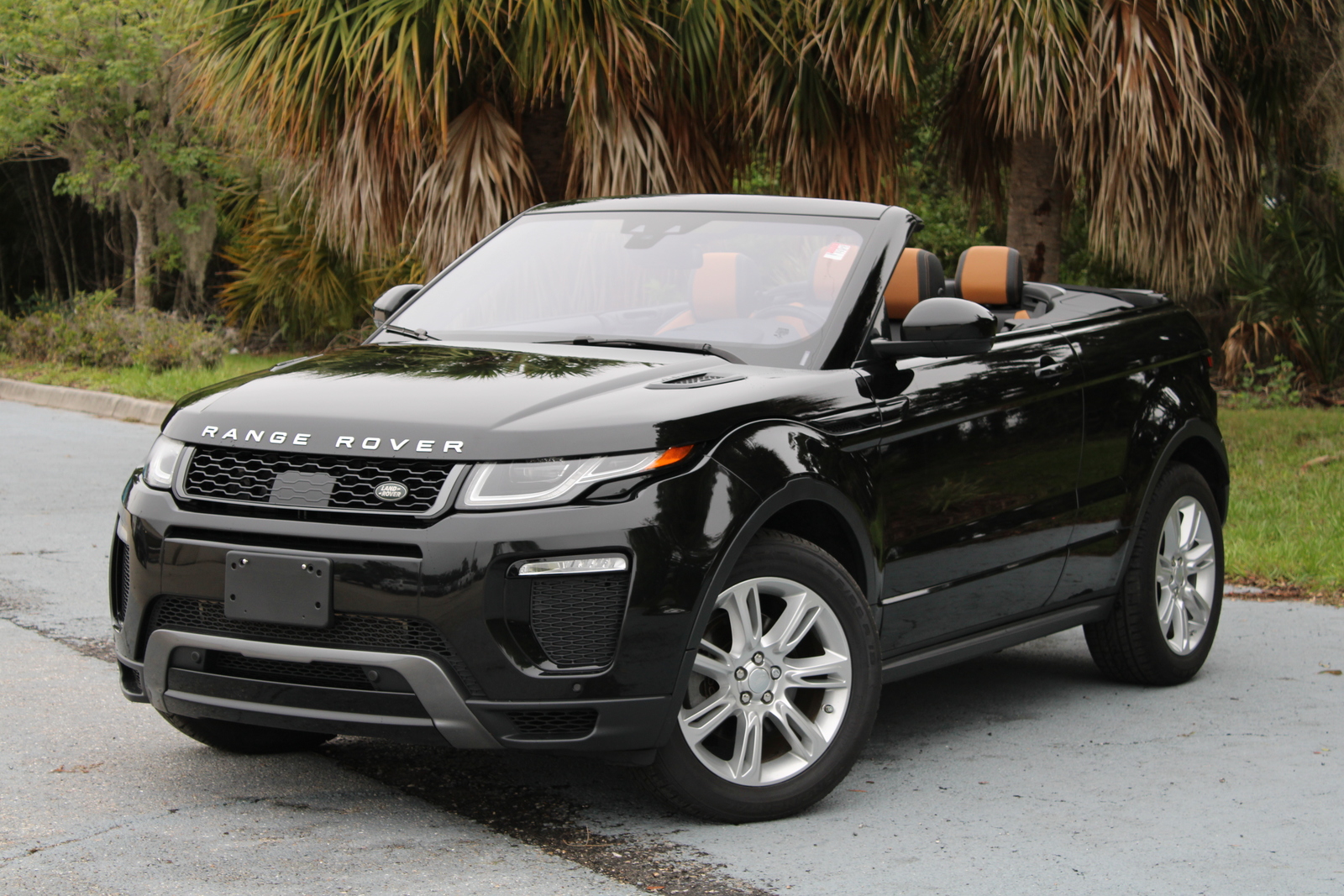 Range Rover Evoque Convertible Pre Owned  . Grained Leather Seats, Front And Rear Parking Sensors And Projected Puddle Lights Featuring A.